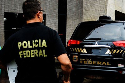 Por meio de nota, a PF informou ter encontrado “indícios de possível superfaturamento”. (Foto: Reprodução).