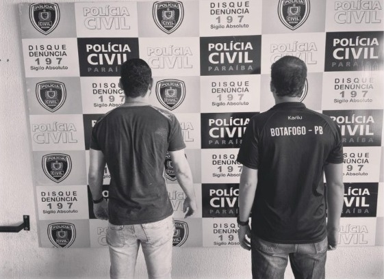 Os dois homens tinham mandados de prisão expedidos em seus nomes, sendo um por crime de lesão corporal grave e o outro referente a crime de trânsito (Foto: Divulgação PCPB)