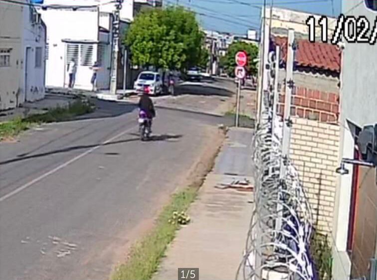 Posteriormente os indivíduos foragiram tomando destino incerto, já a vítima foi socorrida para o Hospital Santa Terezinha e foi submetido a um cirurgia (Foto: Reprodução Redes Sociais)