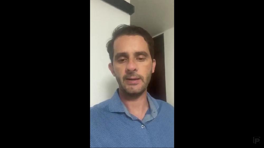 Ex-prefeito de São Francisco, João Bosco, grava vídeo cobrando pagamento de piso salarial dos professores (Foto: Reprodução/Redes Sociais)