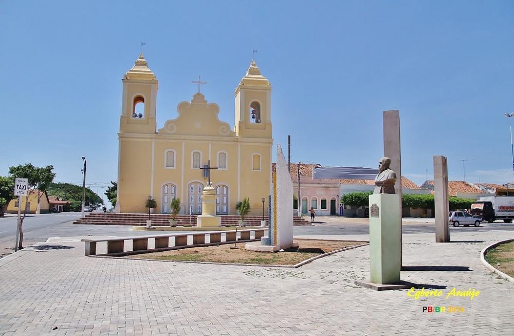 Prefeitura de São João do Rio do Peixe pretende gastar mais de R$ 350 mil em alienação de móveis e imóveis