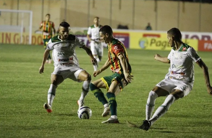 Depois de duas derrotas seguidas na competição, o Dinossauro se reencontra com a vitória, jogando no Marizão Foto: Kyiosh Abreu / Sampaio Corrêa 