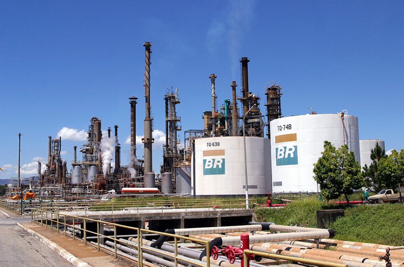 Pela nova redação de Jean Paul Prates, o ICMS será cobrado na refinaria, e não em toda a cadeia distributiva - Geraldo Falcão/Agência Petrobras