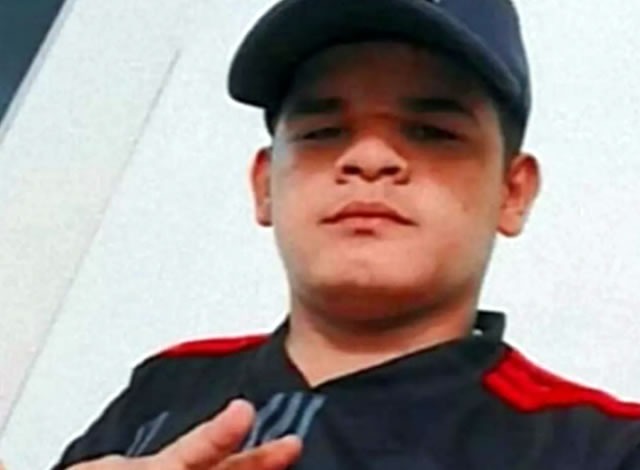 Guarnições de serviço realizaram o isolamento da área do crime e realizaram as primeiras diligências, porém o autor do disparo não foi localizado. (Foto: Reprodução).