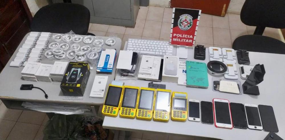Posteriormente o material apreendido foi levado à delegacia de Polícia Civil e apresentados a autoridade policial judiciária (Foto: Reprodução)