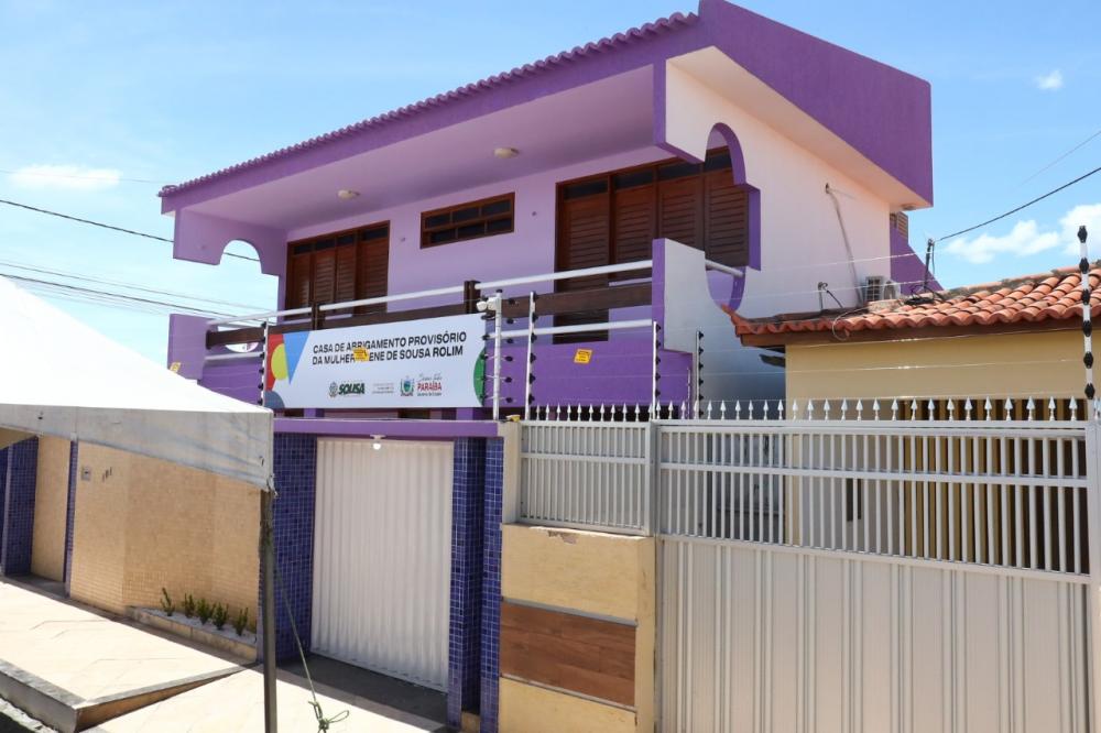 João Azevêdo inaugura Casa de Acolhimento da Mulher em residência de propriedade de Fábio Tyrone