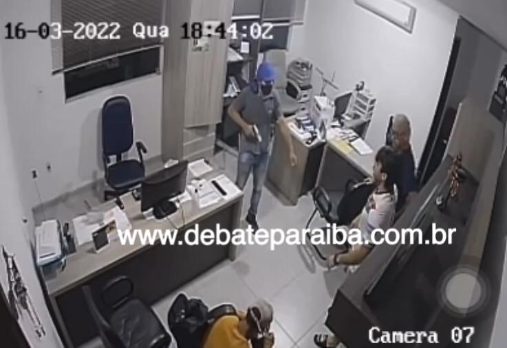 Diligências estão sendo realizadas por guarnições da Polícia Militar, porém sem êxito nas prisões dos bandidos (Foto: Reprodução)