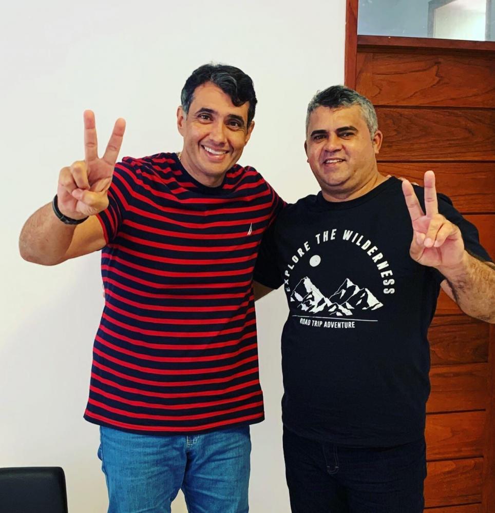 André Gadelha (MDB) ao lado do suplente de vereador de Triunfo, Batista (Foto: Redes Sociais)