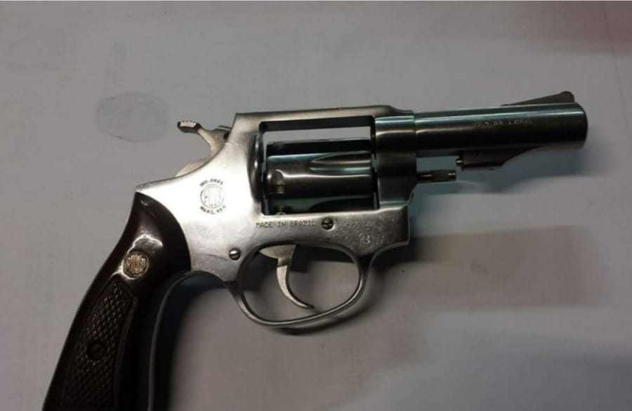 Policia Militar prende homem com arma de fogo em Sousa. (Foto: Reprodução).