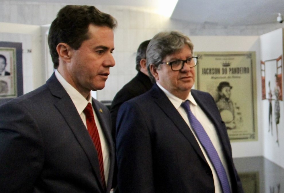 João Azevêdo faz varredura e exonera sete assessores lotados em Secretaria que era comandada por esposa de Veneziano