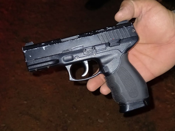 Os suspeitos foram apresentados a autoridade policial judiciária, para serem realizados os procedimentos necessários a ocorrência (Foto: Reprodução)
