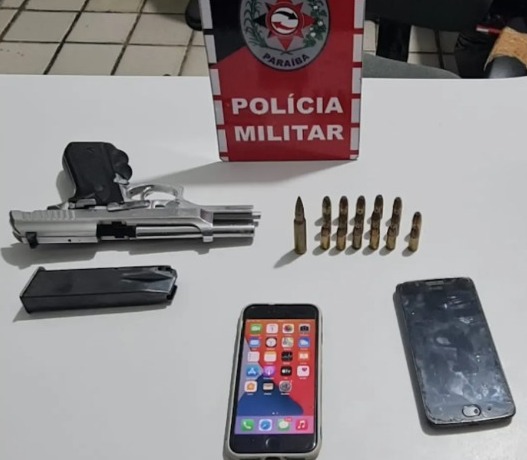 Diante dos fatos, o menor foi apreendido por contravenção penal análoga à porte ilegal de arma de fogo e encaminhado à delegacia de Polícia Civil (Foto: Reprodução)