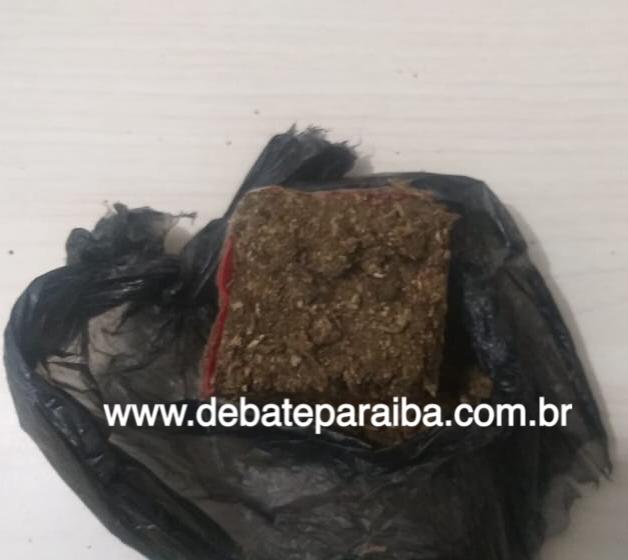 Diante do flagrante, os investigados e o entorpecente apreendido foram conduzidos à Central de Polícia Civil e apresentados ao delegado de plantão (Foto: Reprodução)
