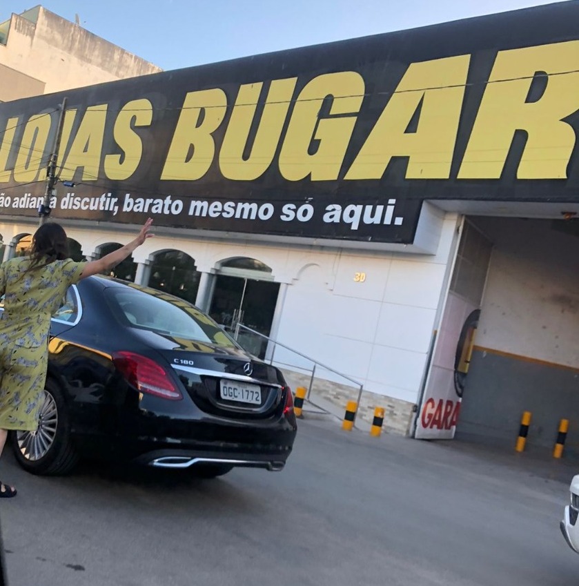 No estabelecimento, ocorreu apenas danos materiais e danificação em parte do teto, sem o registro de vítimas feridas (Foto: Reprodução)
