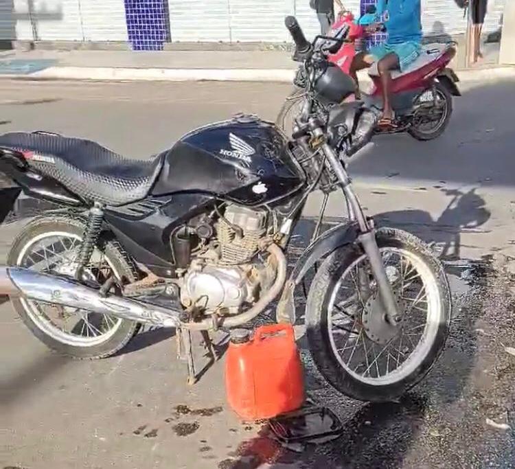 Uma guarnição da Polícia Militar foi acionada, e compareceu no local para realizar os procedimentos necessários a ocorrência (Foto: Reprodução)