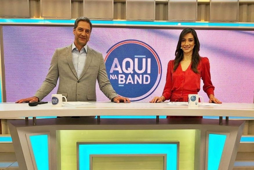 A equipe do Aqui na Band foi pega de surpresa. A produção trabalhava na edição desta quinta, que iria discutir fofoca com colunistas de TV. (Foto: Reprodução).