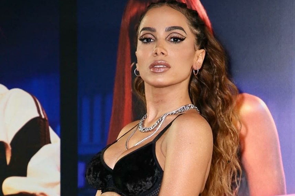 A assessoria de Anitta diz que a cantora passa bem. (Foto: Reprodução).