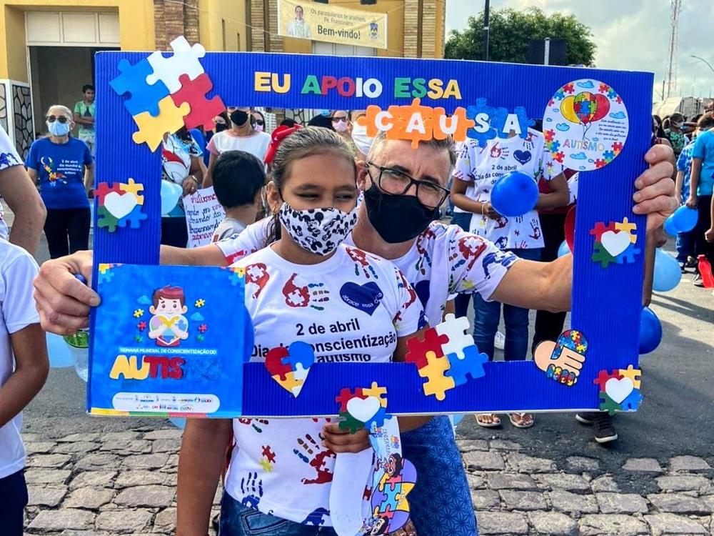 No local reuniu mães e pais com crianças e jovens com o transtorno do espectro autista (TEA). (Foto: Divulgação)