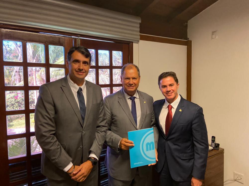 André Gadelha ao lado do presidente nacional da FUG, deputado Alceu Moreira. (Foto: Divulgação).
