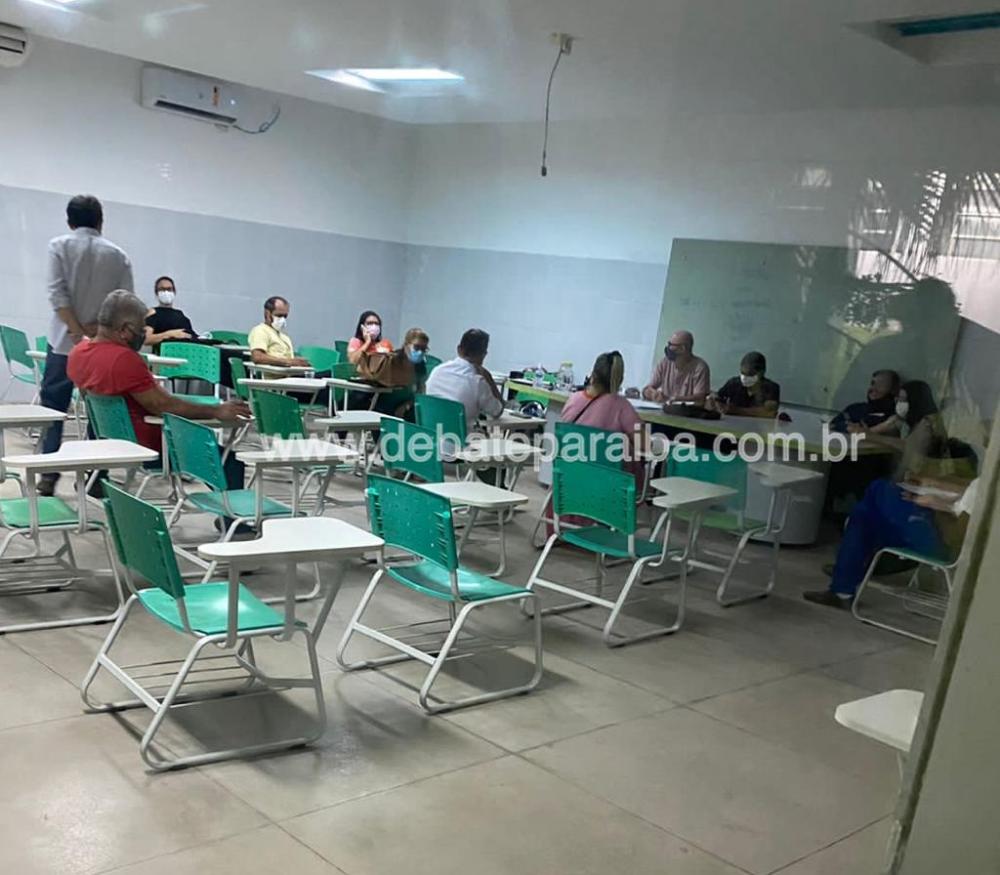 Nas eleições deste ano, foi publicado no edital que seriam válidos votos em trânsito, tanto por parte dos alunos, como de professores (Foto: Reprodução)