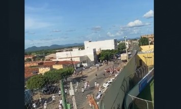 Um dos torcedores acabou ficando ferido, sendo socorrido para o Hospital Regional de Sousa (Foto: Reprodução Redes Sociais)