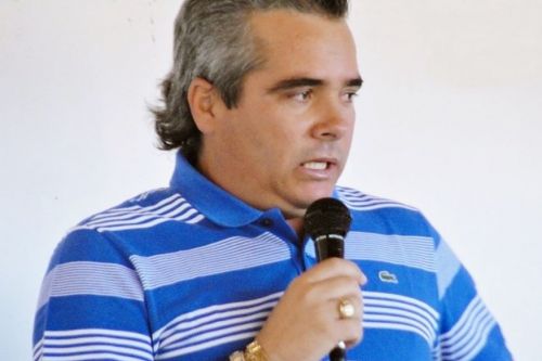 Ex-prefeito lidera enquete na corrida pela prefeitura de Lastro. (Foto: Reprodução).