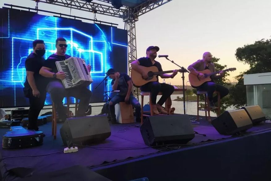 Show reuniu cerca de 40 pessoas (Foto: Reprodução TV Anhaguera).