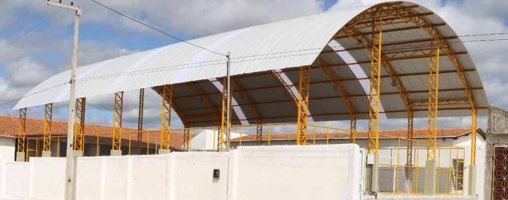 O prefeito anunciou que irá realizar a solenidade de conclusão e entrega da obra da Quadra Poliesportiva. (Foto: Reprodução).