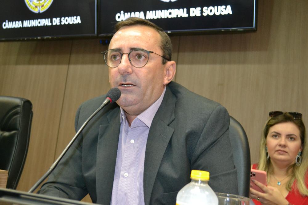 Radamés Estrela não cumpre lei e município de Sousa é condenado judicialmente. (Foto: Reprodução).