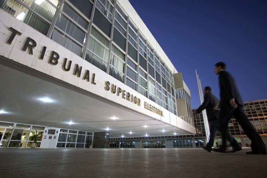 Outra medida estudada pelo TSE é ampliar o horário de votação, que atualmente é das 8h às 17h, para 12 ou 13 horas de votação. (Foto: Reprodução).