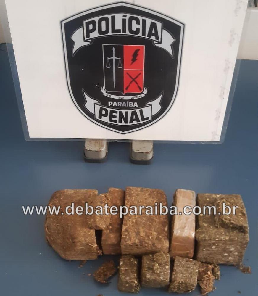 O entorpecente apreendido foi encaminhado à delegacia de Polícia Civil, para serem adotadas as medidas que determina a Lei (Foto: Reprodução)