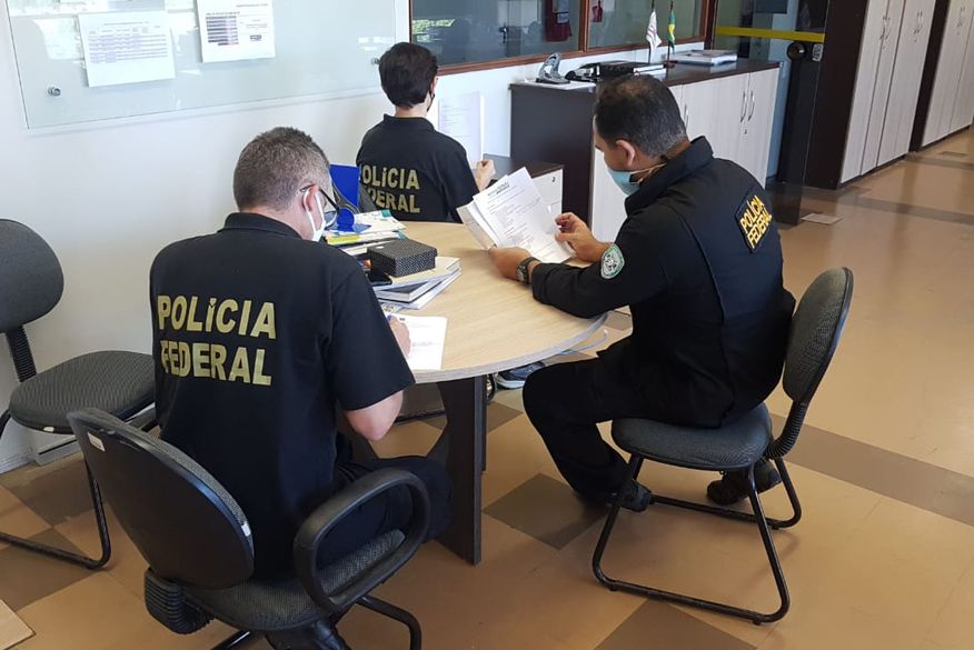 Operação do Gaeco na manhã desta quinta-feira (Foto: Walla Santos).