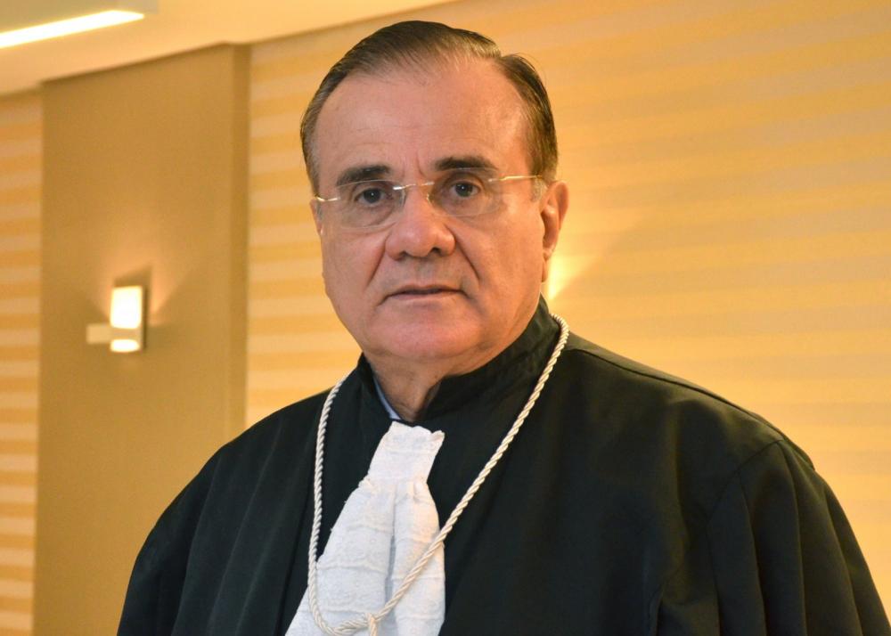 O presidente do TJPB, Saulo Henrique de Sá Benevides, sancionou gratificações para cargos comissionados de membros do Tribunal (Foto: Divulgação)