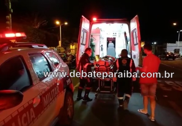  Uma das pessoas envolvidas no acidente sofreu uma fratura exposta na perna (Foto: Reprodução)