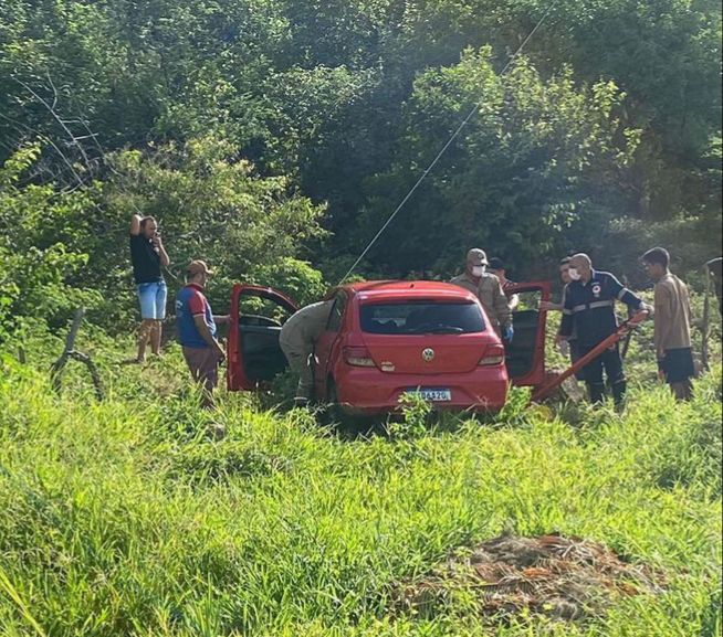 No acidente, os ocupantes tiveram ferimentos leves e posteriormente foram conduzidas ao Hospital Regional de Sousa (Foto: Reprodução)