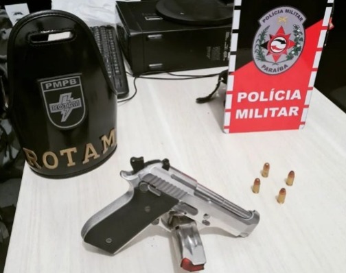 Essa foi a segunda arma de fogo apreendida pela 3ª CEPMotos no dia 1° de maio durante a Operação Trabalhador (Foto: Reprodução)