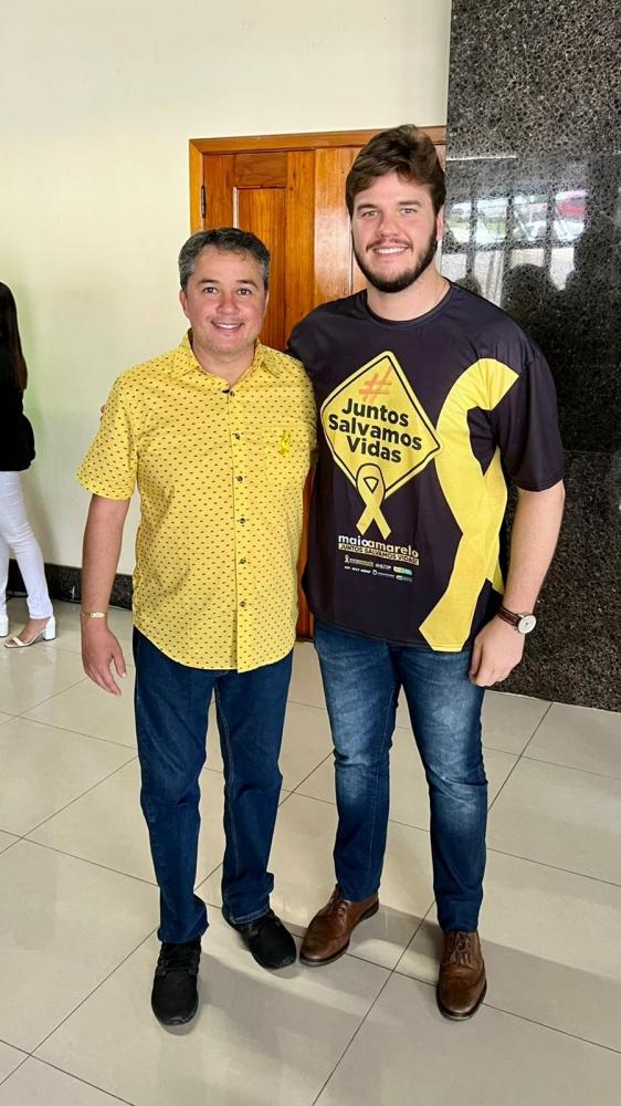 Efraim ao lado do prefeito de Campina Grande, Bruno Cunha Lima (Foto: Divulgação)
