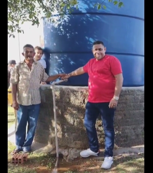 João Neto inaugura abastecimento de água para a comunidade de Alegre (Foto: Reprodução/Instagram)