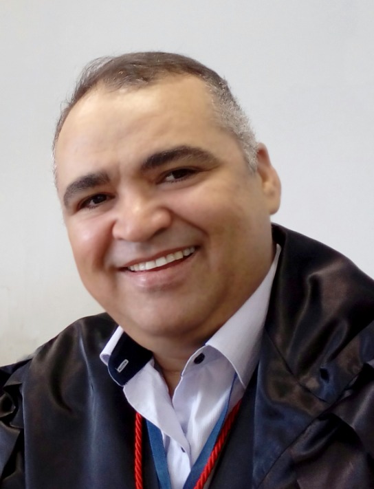 Noberto lança o livro Oficial de Justiça. (Foto: Reprodução).