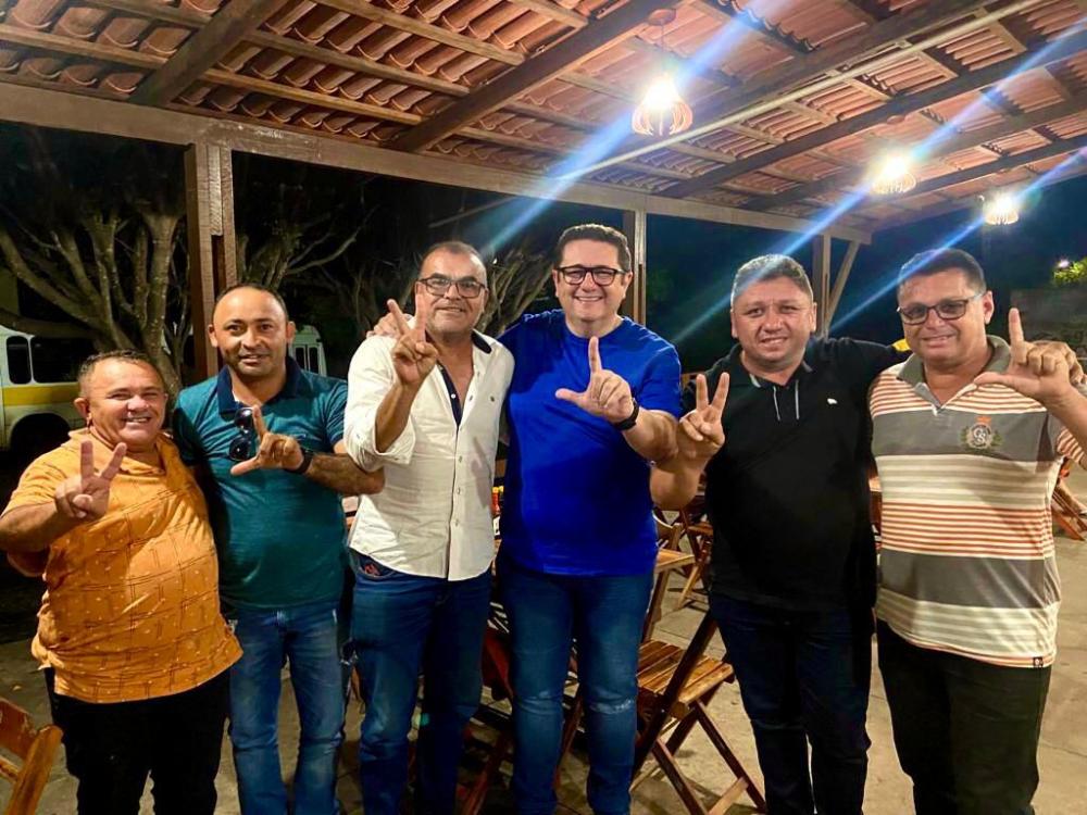 Leonardo Gadelha recebeu apoio de cinco vereadores em Cachoeira dos Índios. (Foto: Reprodução).
