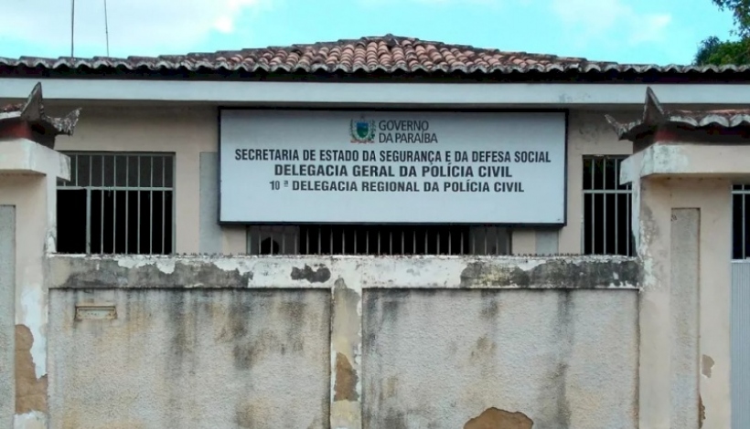 Feito o reconhecimento, ele foi levado para a Central de Polícia Civil de João Pessoa (Foto: Reprodução)