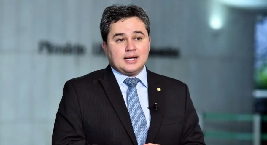 Efraim Filho anuncia ordem de serviço para duplicação de trecho na BR-230. (Foto: Divulgação)