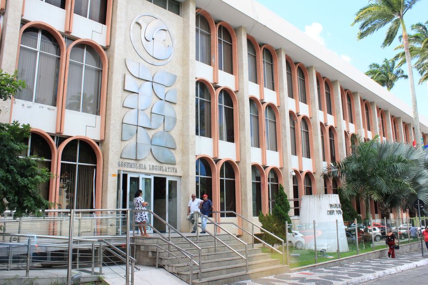 Assembleia vai recorrer para manter suspensão do pagamento de consignados dos servidores do Estado da Paraíba. (Foto: Reprodução).