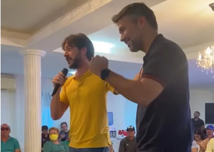Pedro deixou claro a necessidade do parlamentar continuar contribuindo com o cenário político paraibano. (Foto: Reprodução).