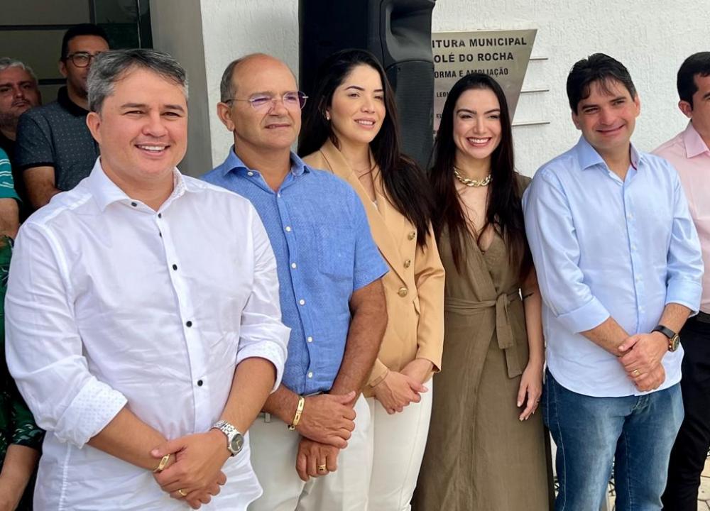 No aniversário da cidade, parlamentar participa de inaugurações e reforça alianças (Foto: Reprodução)
