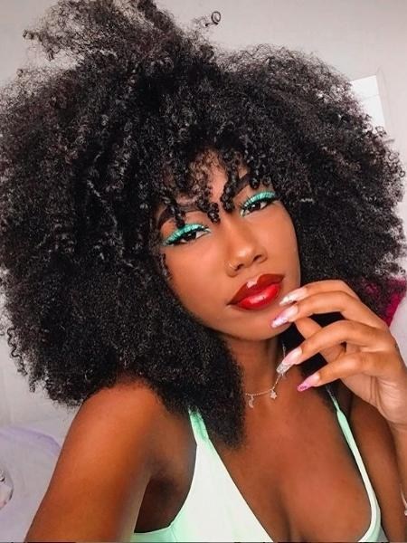 Andreza tem centenas de milhares de seguidores nas redes sociais, e foi através deles que ficou sabendo sobre as camisas vendidas na Havan. (Foto: Reprodução).