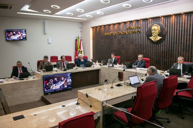 TCE-PB aprova contas de 2020 e responde consulta de prefeito sobre pagamentos com recursos do Fundeb
