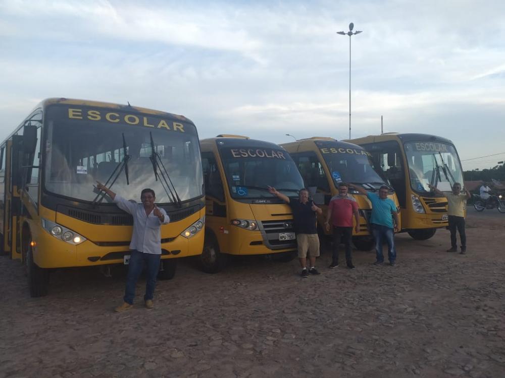 Com aulas suspensas, prefeitura de Triunfo-PB gastou mais de R$ 28 mil reais com combustíveis destinados aos transportes escolares. (Foto: Reprodução).
