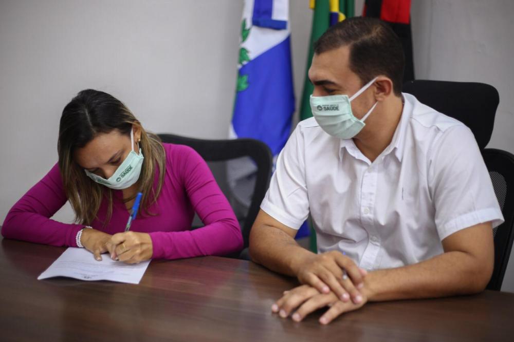 Segundo Santiago anuncia autorização de processo licitatório para concretização do Hospital Municipal de Uiraúna. (Foto: Reprodução).