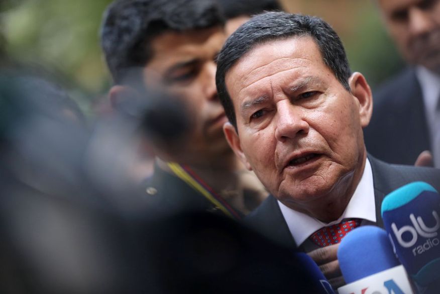 Na transmissão, Mourão criticou o que chamou de judicialização da política. (Foto: Reprodução).